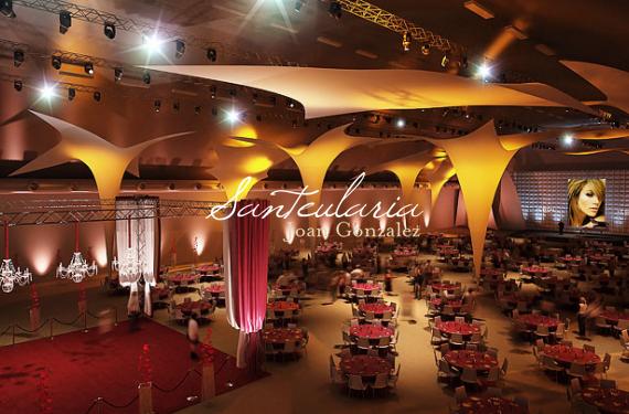 Creation of the ornament models in a recreation of the event