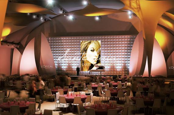 Creation of the ornament models in a recreation of the event